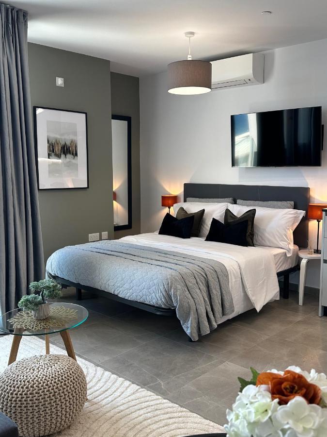 E1 Presidential Studios On High Floor With Stunning Sea Views 지브롤터 외부 사진
