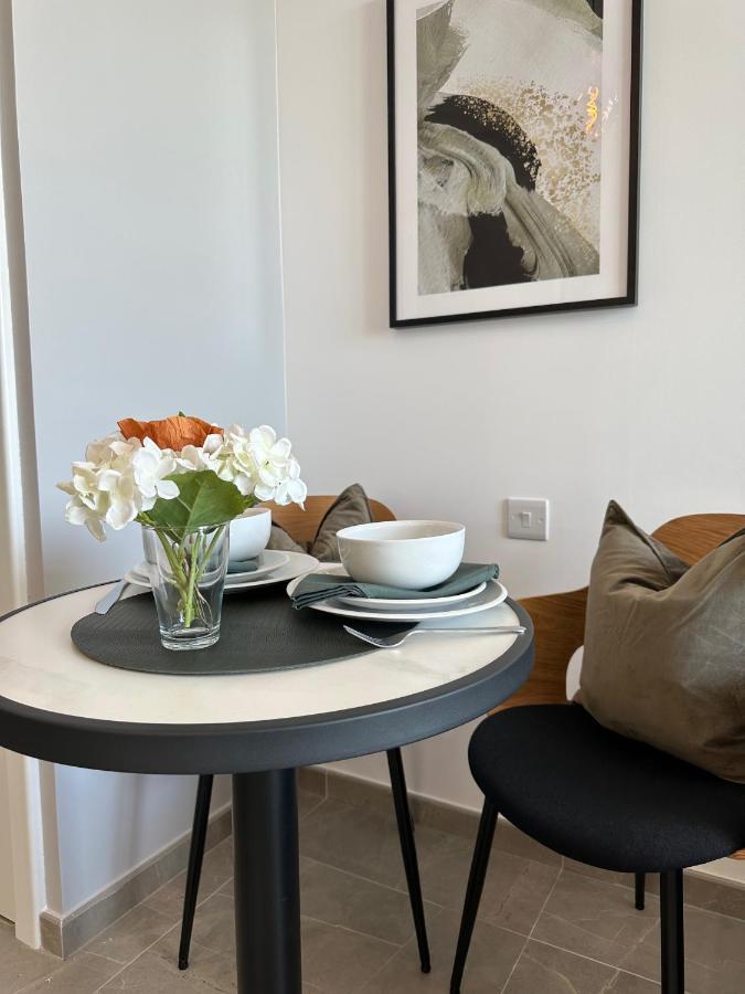 E1 Presidential Studios On High Floor With Stunning Sea Views 지브롤터 외부 사진
